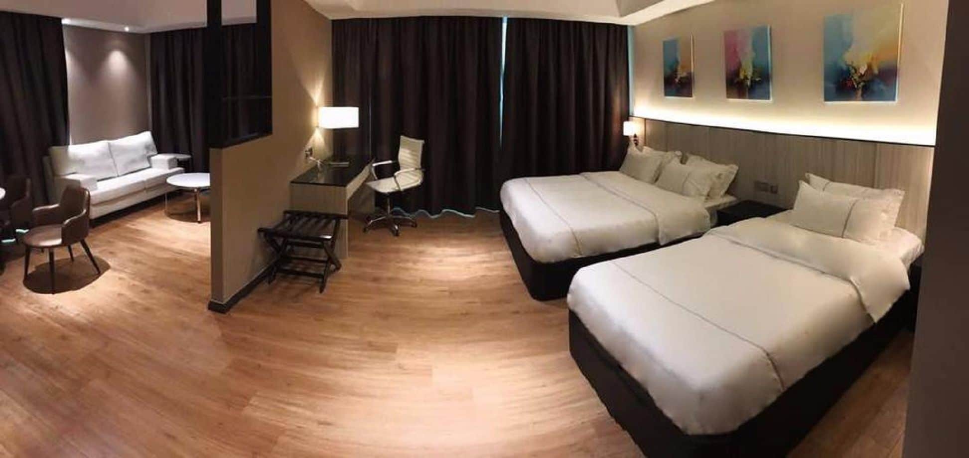 高级酒店 斯里巴加湾市 外观 照片